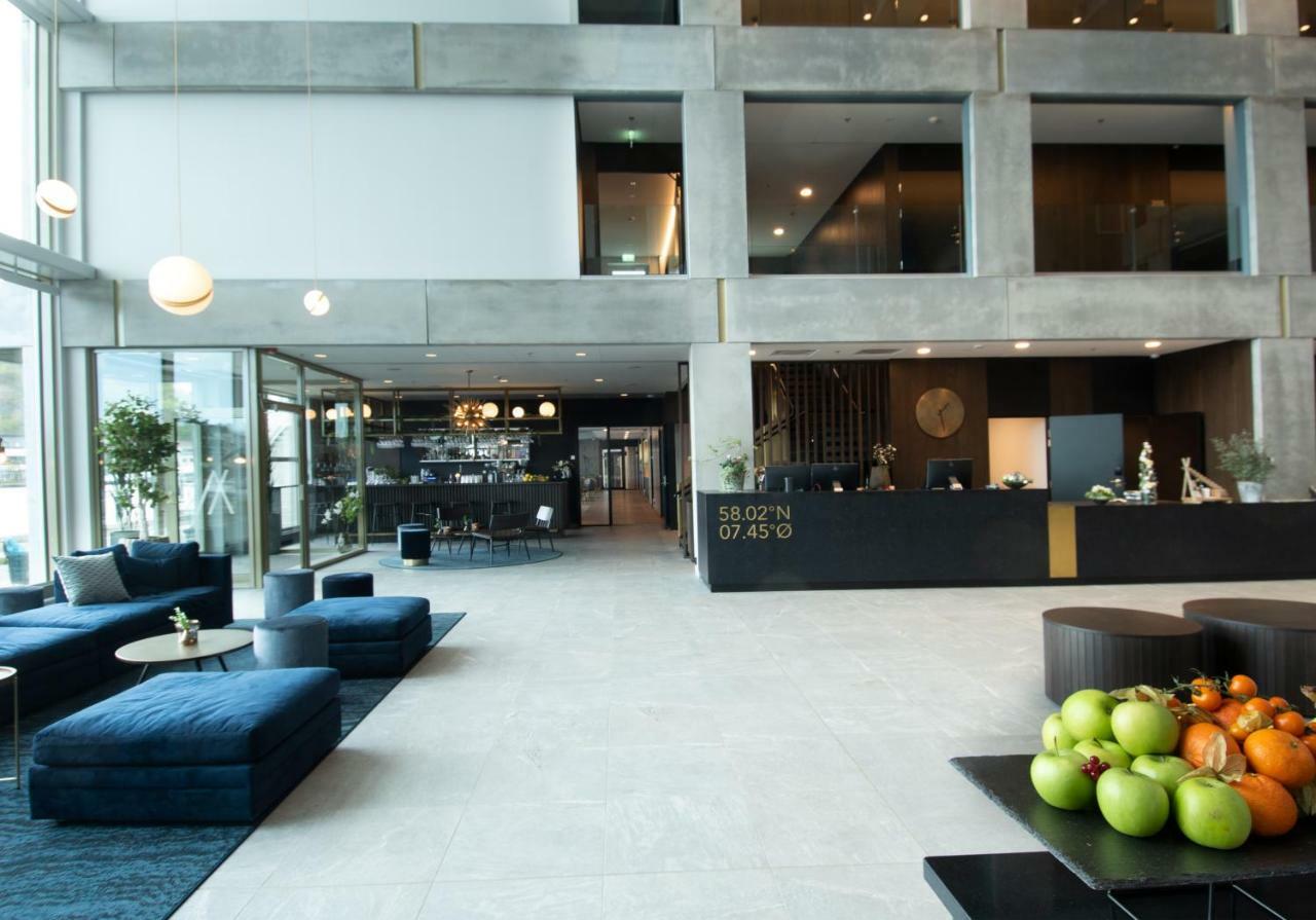 Mandal Hotel Buitenkant foto